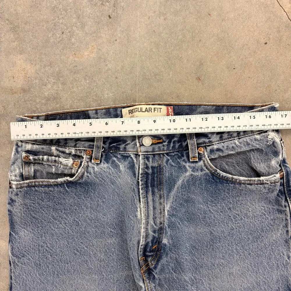 Vintage 2000s Levi's 505 Distressed Regular Fit Straight Leg Jeans